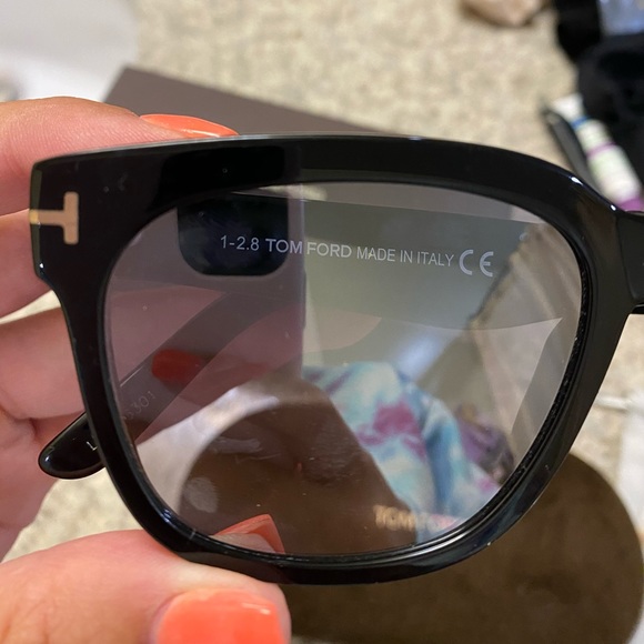 TOM FORD BRAND NEW SUNNIES - Picture 3 of 7